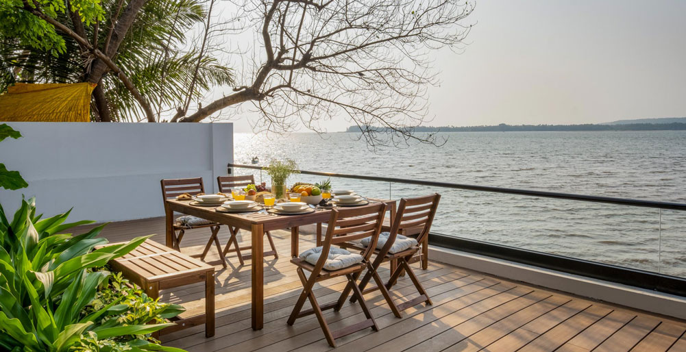 Glasshouse On The Bay - Alfresco dining